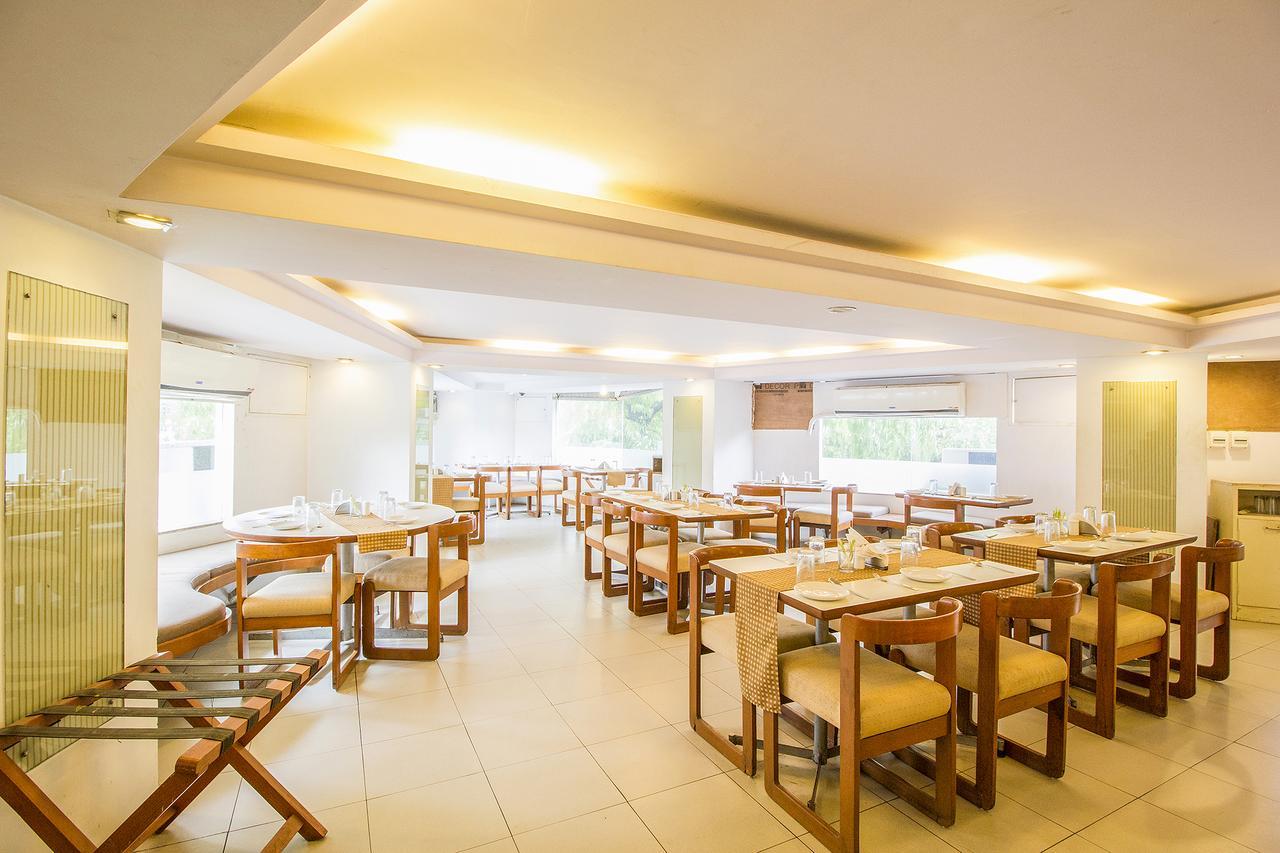 Fabexpress Kalyan - Nr Dairy Dan Circle Hotel Вадодара Екстериор снимка