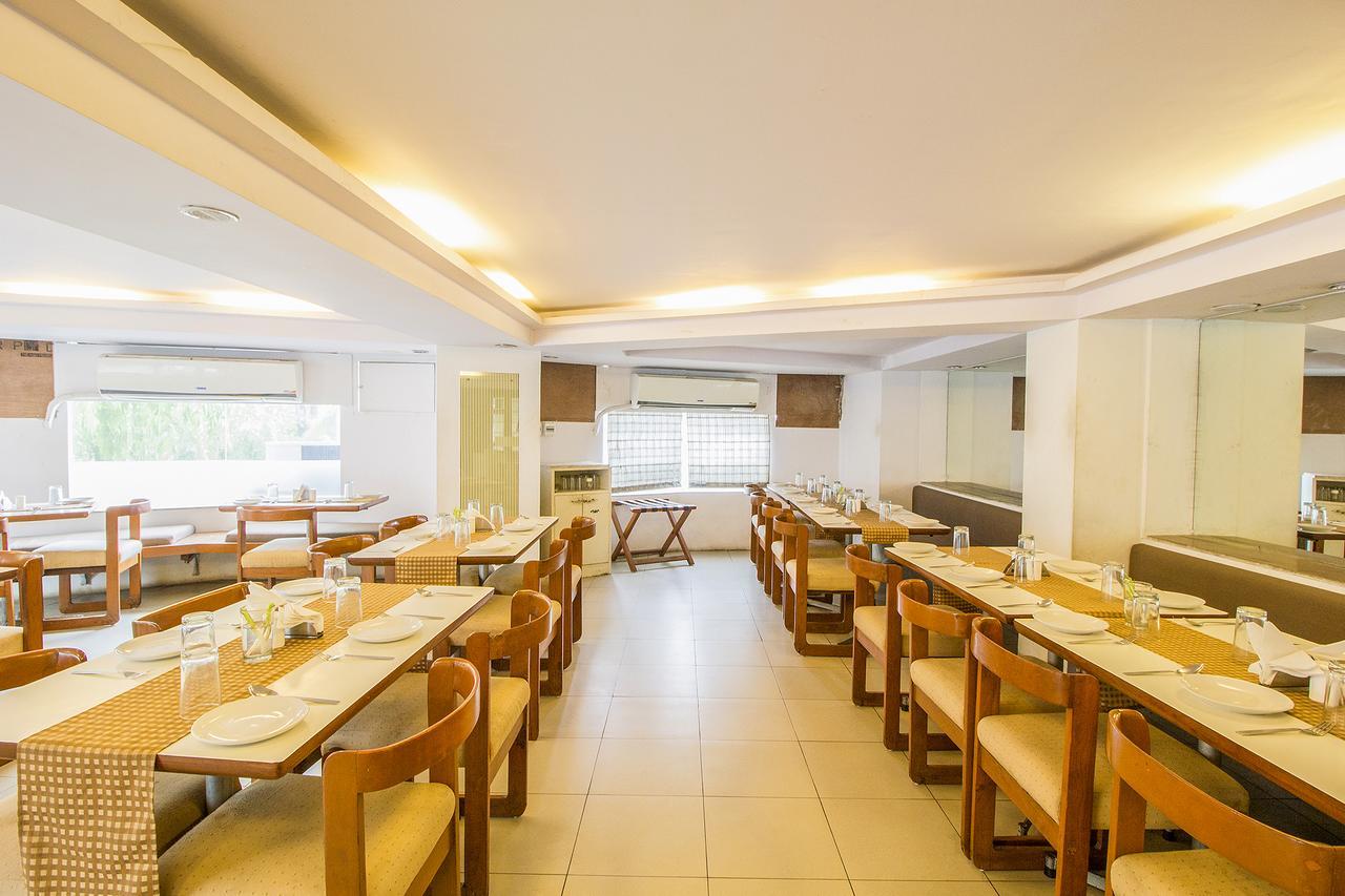 Fabexpress Kalyan - Nr Dairy Dan Circle Hotel Вадодара Екстериор снимка